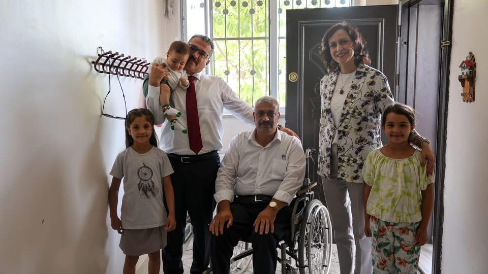 Vali Turan ve Eşinden Gazi Ziyareti