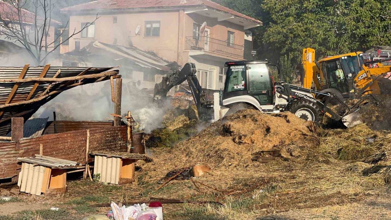 Ankara’da besi çiftliğinde yangın