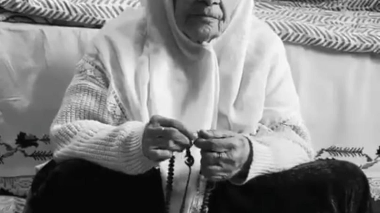 Hakkari’nin asırlık çınarı 115 yaşındaki Fatma nine hayatını kaybetti