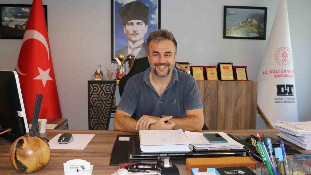 16 yaşında tanıştığı devlet tiyatrosuna müdür oldu