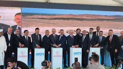 110 Milyar Liralık Dev Yatırım: Kars-Iğdır-Aralık-Dilucu Demiryolu Hattı’nın Temeli Atıldı