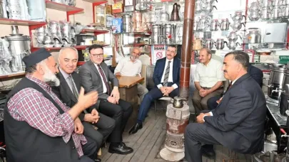 Vali Çiftçi, Kavaflar çarşısı esnafını ziyaret etti