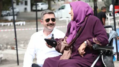 76 yaşındaki bedensel engelli kadın, ömründe ilk kez denizi gördü
