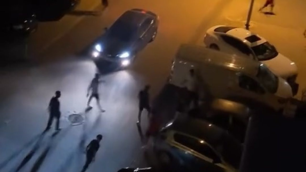 Bursa’da mahallenin gençleri bir birine girdi