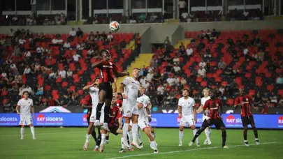 Trendyol Süper Lig: Gaziantep FK: 1 - Gençlerbirliği: 1 (İlk yarı)