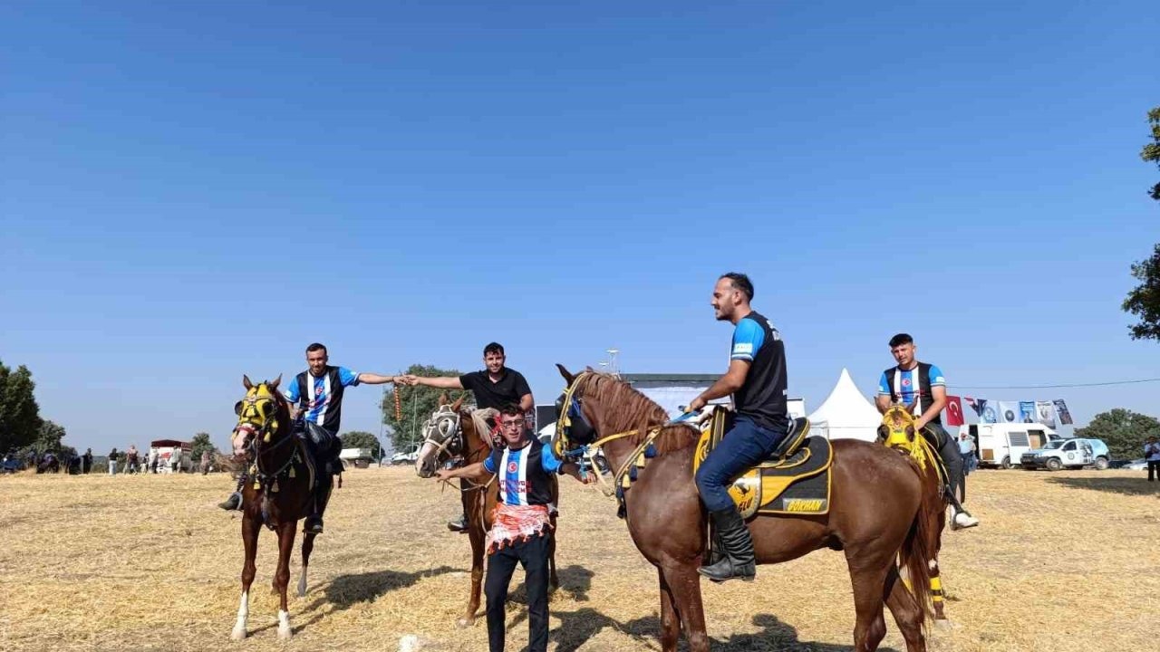 Manisa’da Yörük Şenliği renkli görüntülere sahne oldu