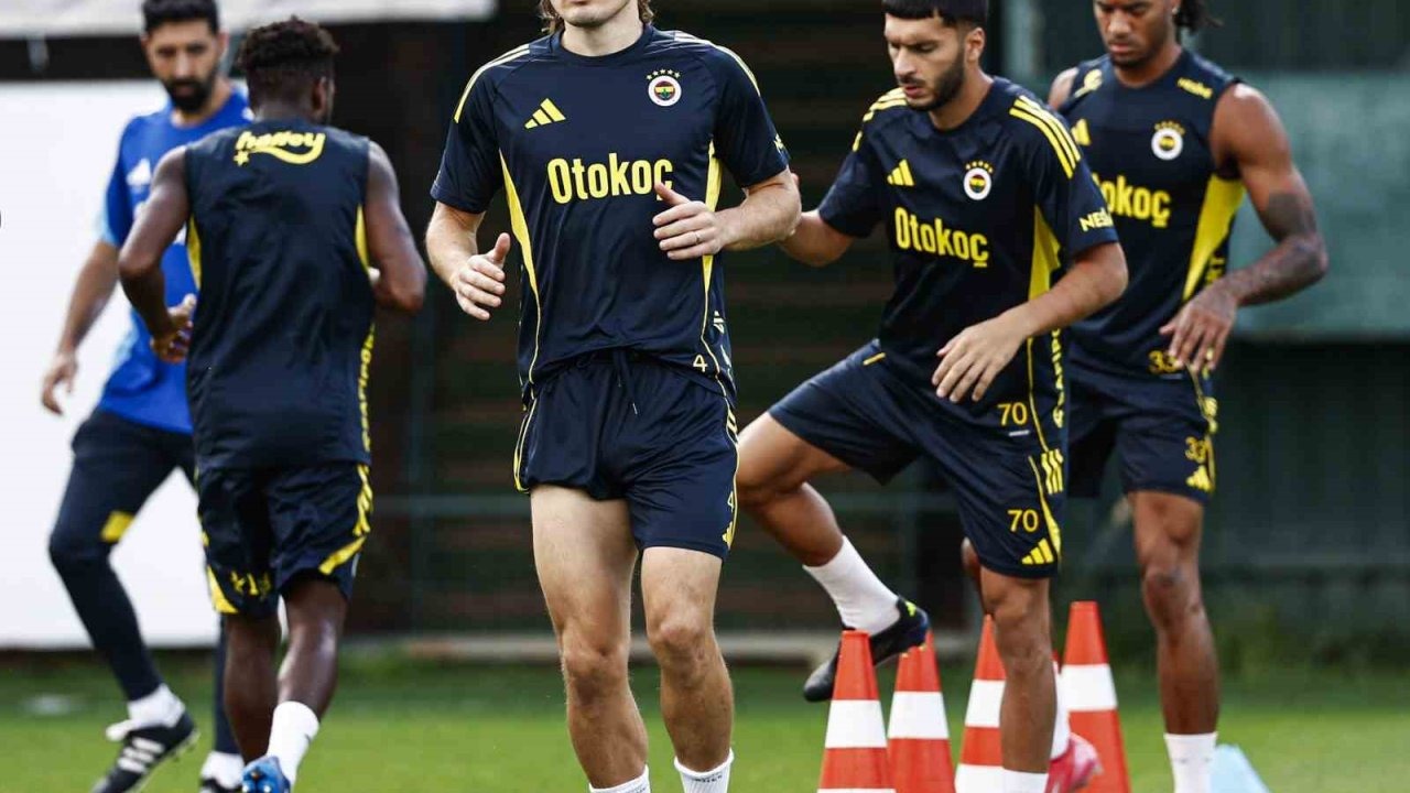 Fenerbahçe’de yeni transfer Edson Alvarez, ilk antrenmanına çıktı