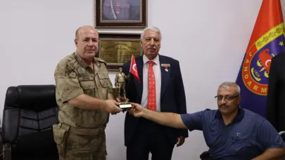 Şehit Yakınları ve Gaziler Derneği’nden Yeni Komutana “Hoş Geldiniz” Ziyareti
