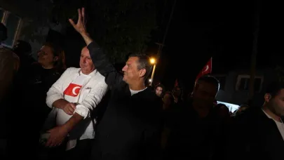 CHP Genel Başkanı Özel, Zafer Yolu’ndan Kocatepe’ye yürüdü