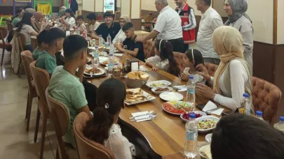 Patnos’ta çocuklara yemek etkinliği