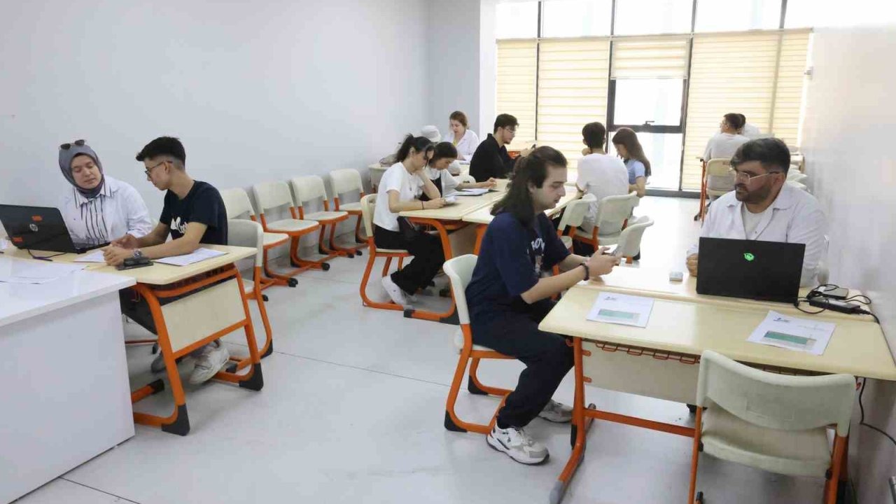Gençler üniversite hayallerine kavuştu