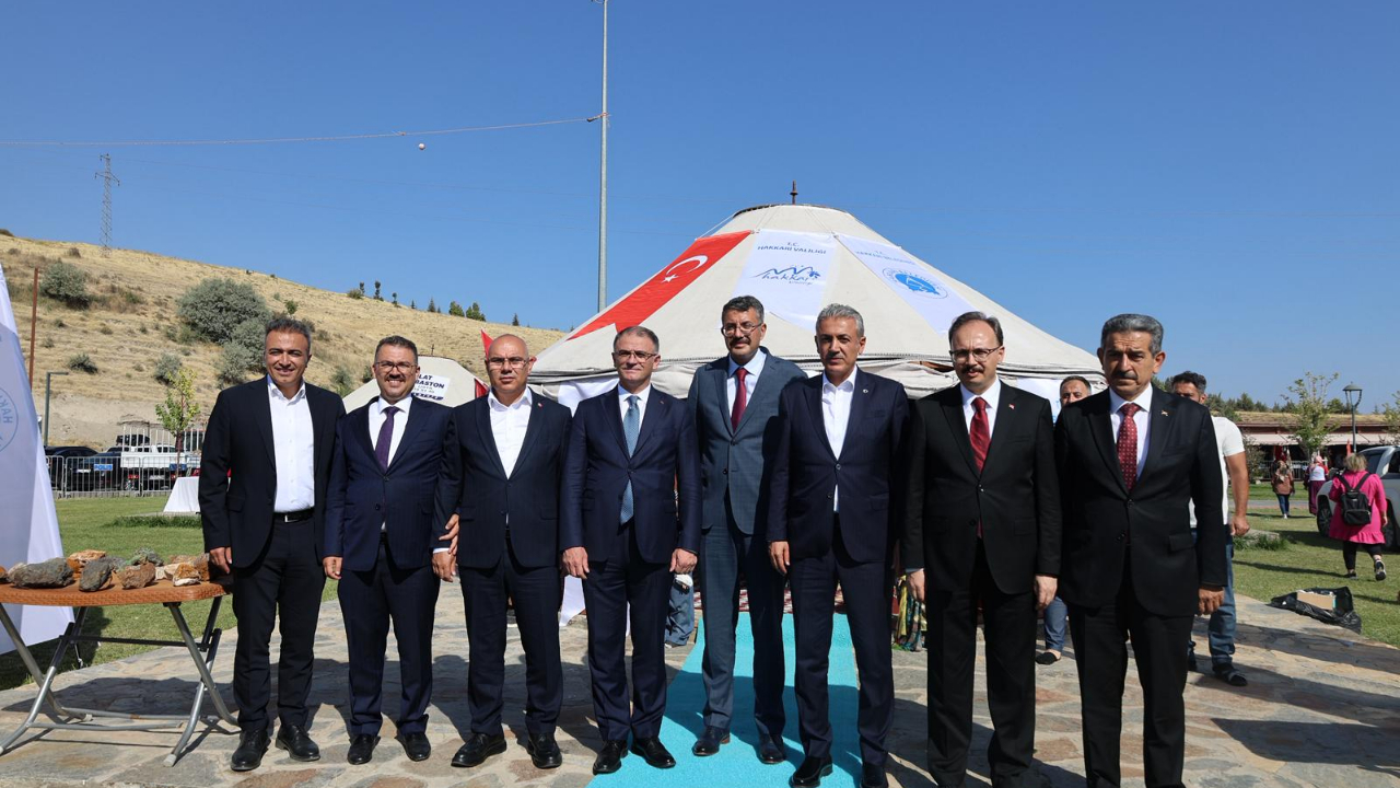 Valiler Malazgirt’te Buluştu