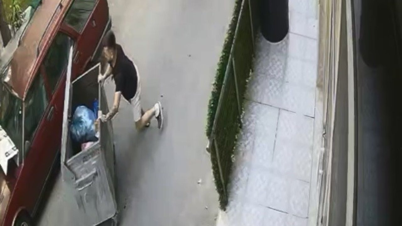 Rampadan kayan çöp konteynerini araçla çarpmadan son anda durdurdu