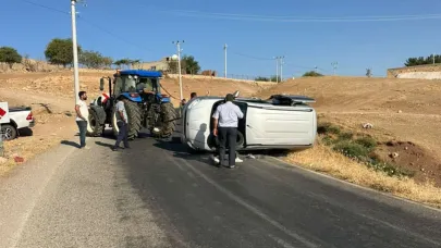 Kurtalan’da hafif ticari araç devrildi