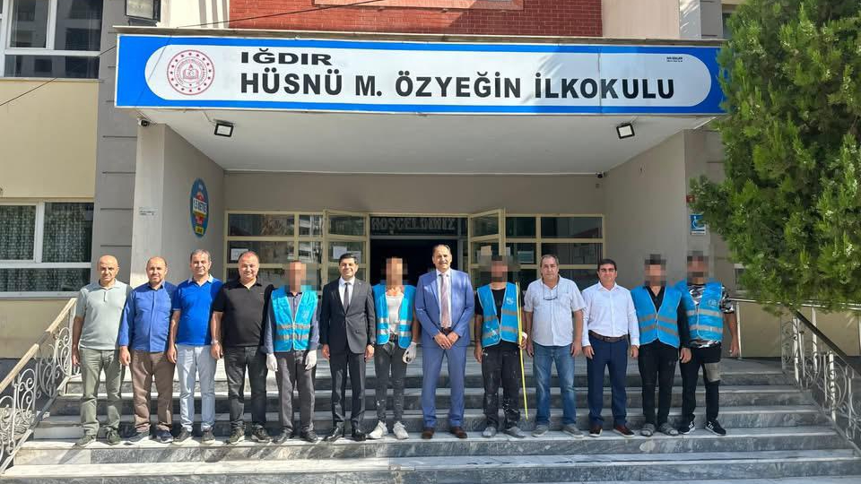 Mahkûmlar Okulları Boyuyor