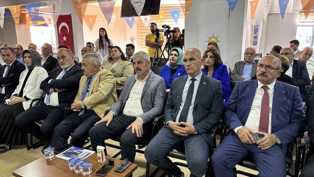 AK Parti Genel Başkan Yardımcısı Demir: "2028’de Sayın Cumhurbaşkanımızın Türkiye yüzyılının inşası için tekrar cumhurbaşkanı seçilebilmesi için olağanüstü gayret göstereceğiz"