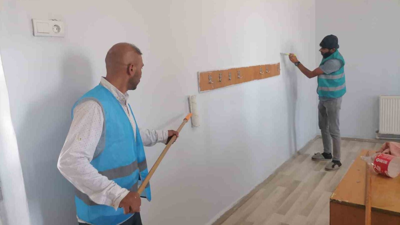 Yükümlüler denetimli serbestlik kapsamında okulları eğitim öğretim dönemine hazırlıyor