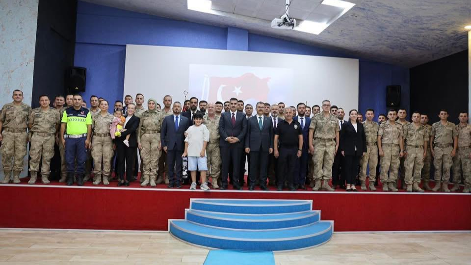 Jandarma Komutanının Rütbesini Vali ile Başsavcı Taktı