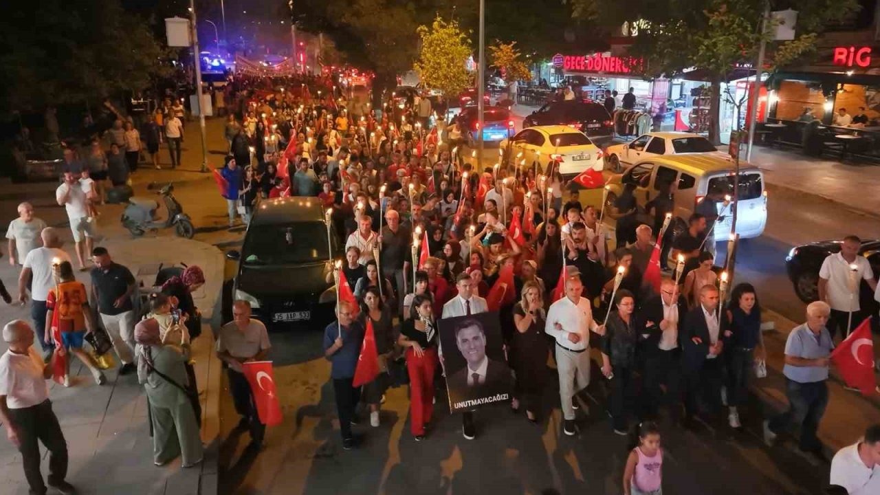 Kırıkkale’de 30 Ağustos Zafer Bayramı dolayısıyla "fener alayı" düzenlendi