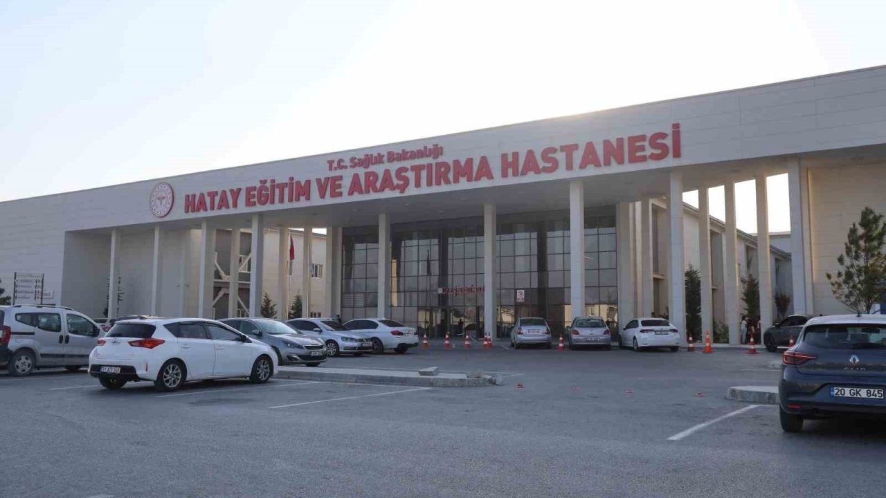 Sinir krizi geçirerek annesini ve babasını döven şahıs, ‘Dur’ ihtarına uymayarak ortalığı savaş alanına çevirdi