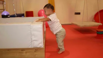 Minik Yağız’ın ilk adımları ailesine bayram yaşattı