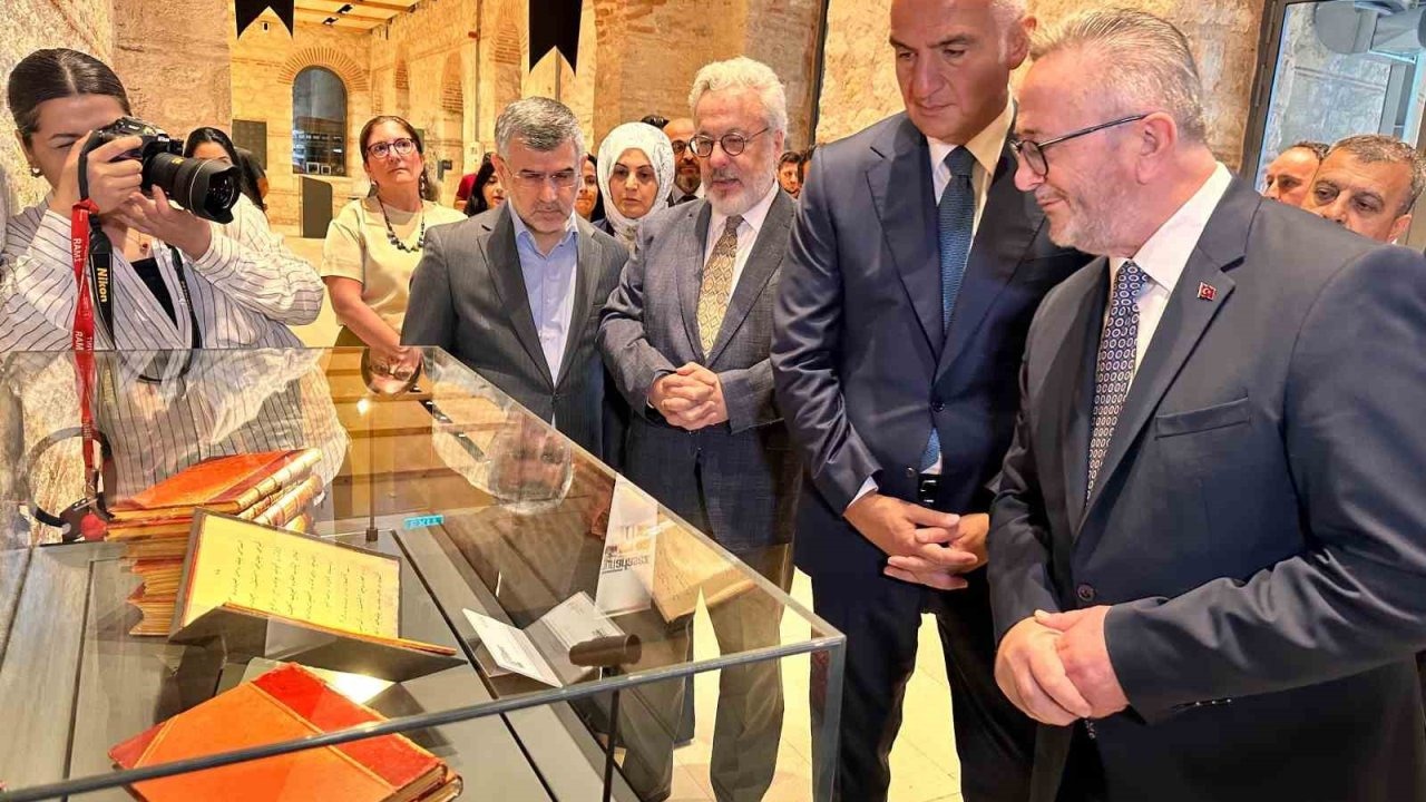 Bakan Ersoy: "Yazma eserler TÜYEK çatısı altında toplanmalı"