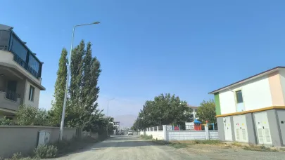 Vatandaşlar Tozlu Yoldan Şikâyetçi: “Bu Yol Artık Asfalt Olmalı”