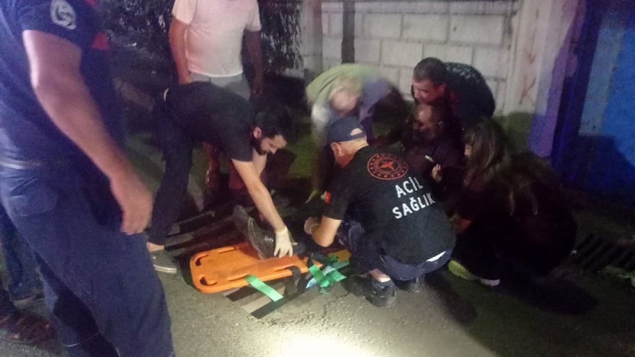 Ayağı mazgala sıkışan vatandaş kurtarıldı