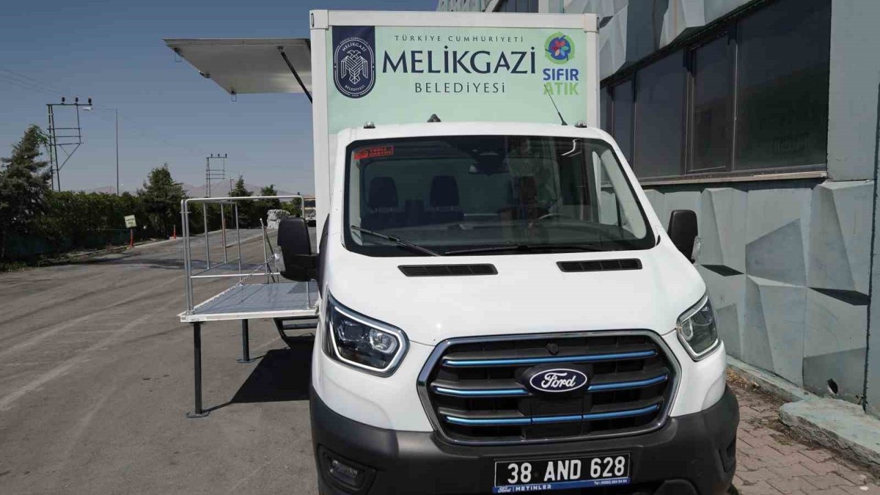 Başkan Palancıoğlu’ndan Sıfır Atık Projesine Yeni Uygulama: mobil sıfır atık toplama ve eğitim aracı