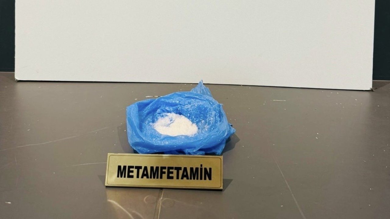 Şüpheli şahısların üzerinden uyuşturucu çıktı