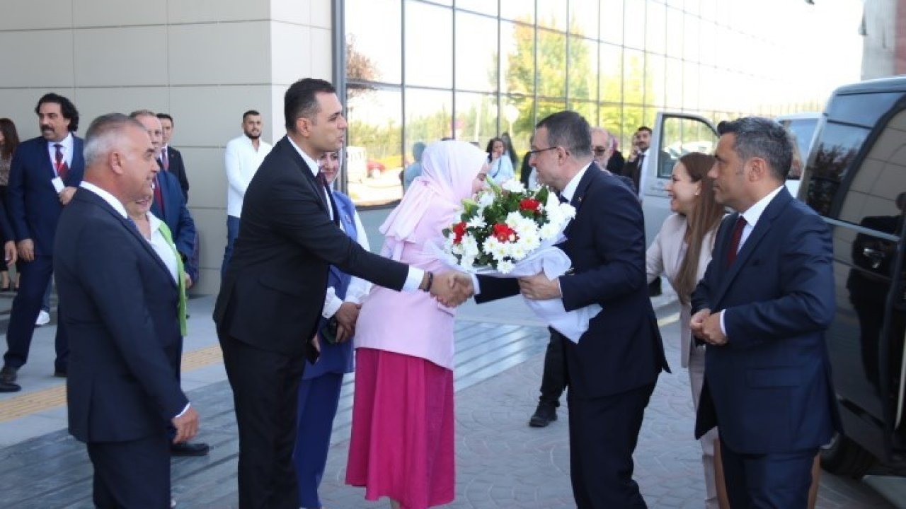 Kamu Hastaneleri Genel Müdürü Dr. Usta, Eskişehir Şehir Hastanesi’ni ziyaret etti