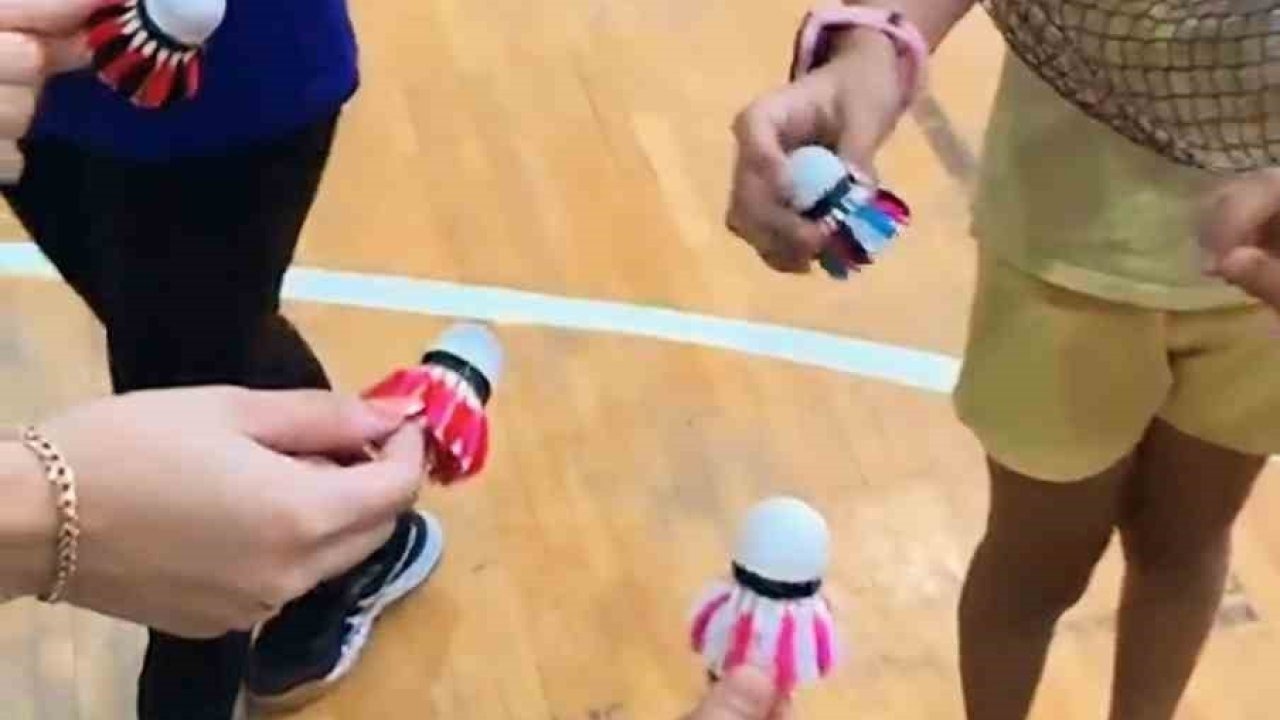 Bilecik’te badminton kursu renkli anahtarlıklarla sona erdi
