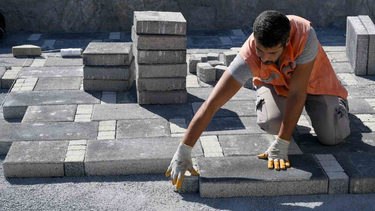 Kuşadası Belediyesi’nden Kadınlar Denizi’ne yeni bir park daha