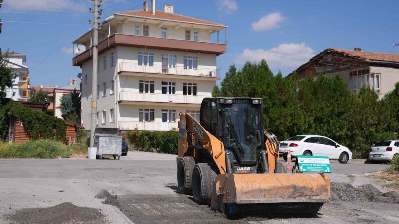 Gölbaşı Belediyesi yol çalışmalarına devam ediyor
