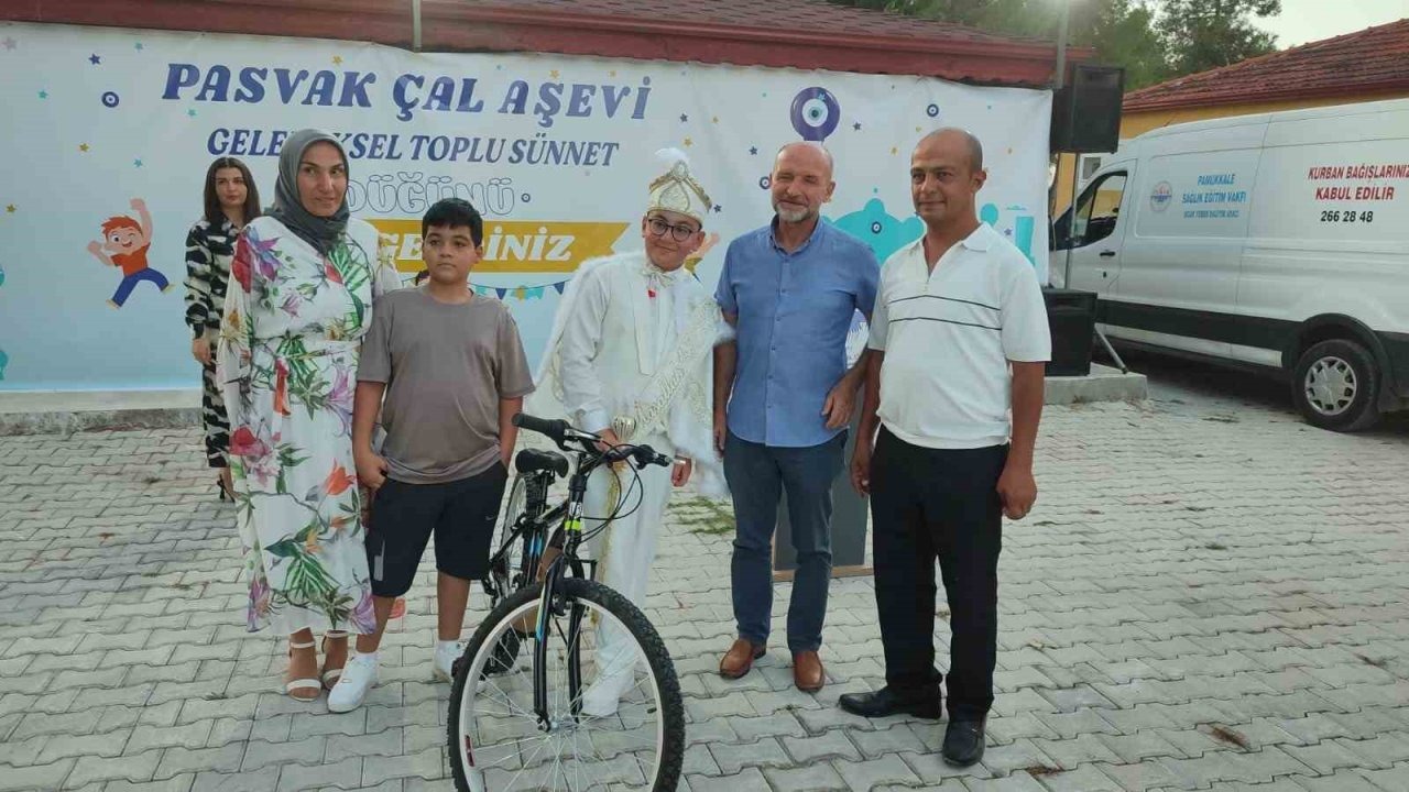 Çal’da 11 çocuk erkekliğe ilk adımlarını birlikte attı