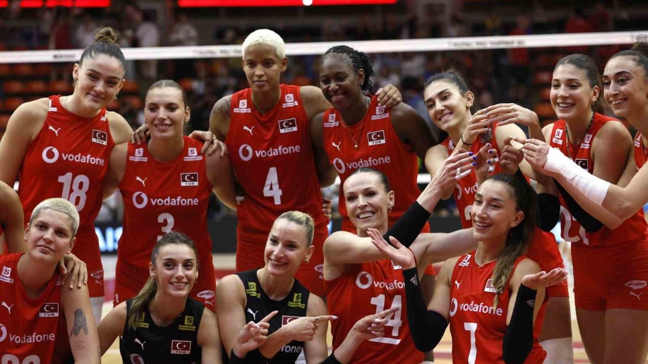 A Milli Kadın Voleybol Takımı, Dünya Şampiyonası’nda yarı final için sahada