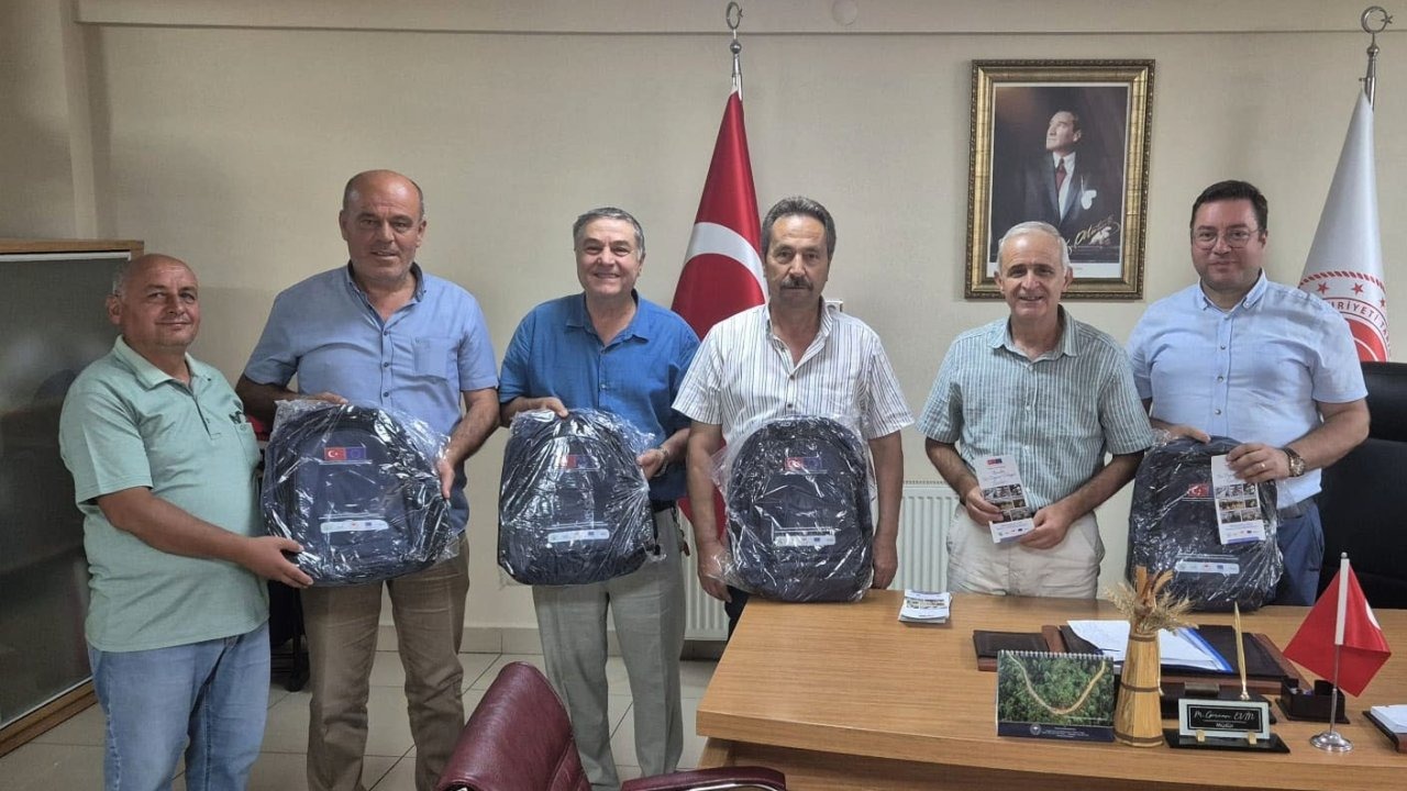 Kırsal mahallelerdeki öğrencilere kırtasiye desteği