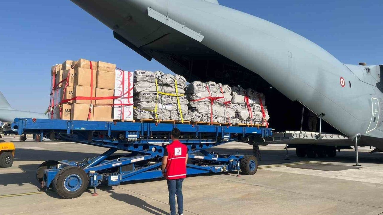 Kızılay’dan Afganistan’a binden fazla kişiye yetecek kadar gıda ve hijyen kolisi