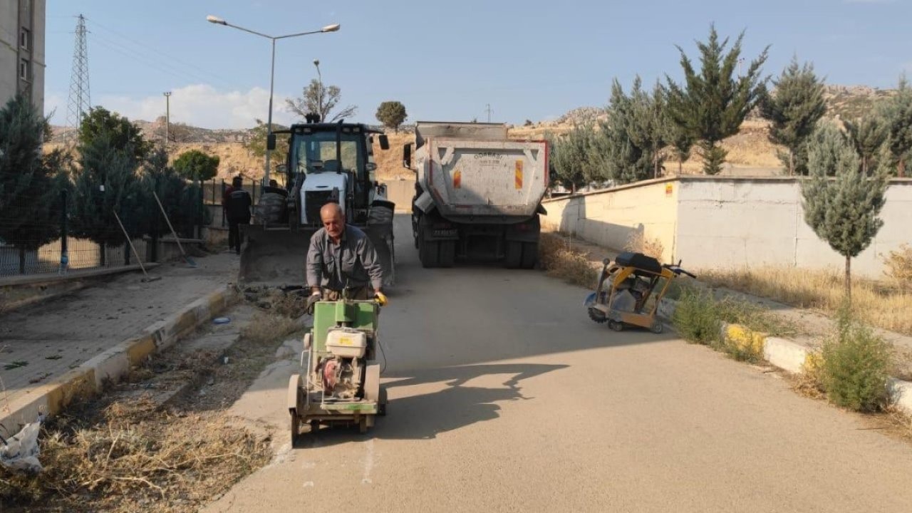 AKMERCAN’ın Şırnak’ta 1 yıl açıkta bıraktığı çukurları belediye onarıyor