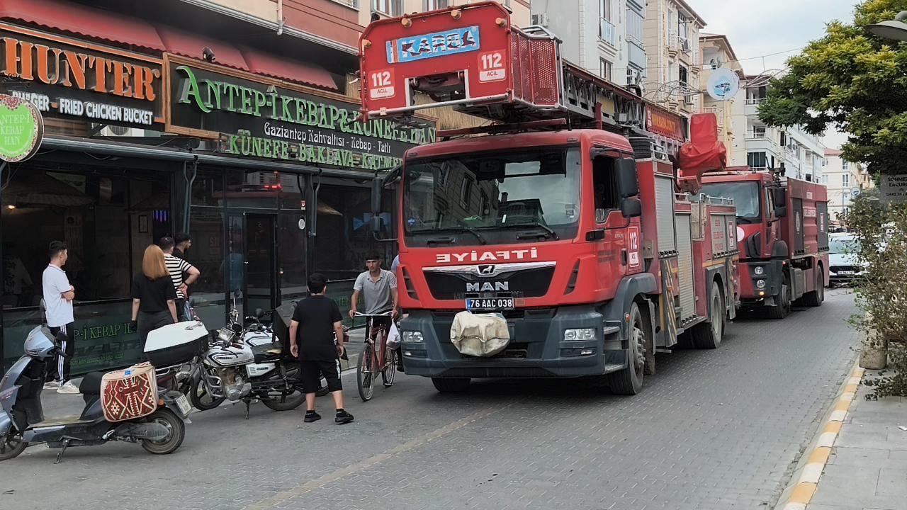 Vali Konağı Yolu’nda Yangın Paniği
