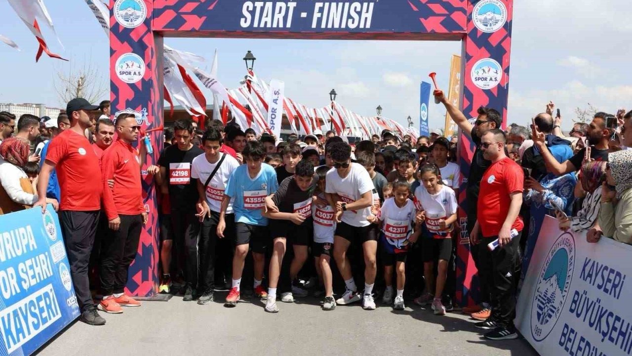 Kayseri Büyükşehir’in madalya avcısı sporcularından 8 ayda 393 madalya