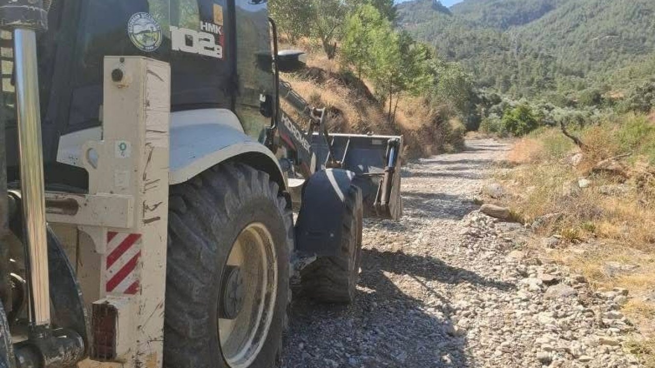 Bozdoğan’da arazi yolları bakıma alındı