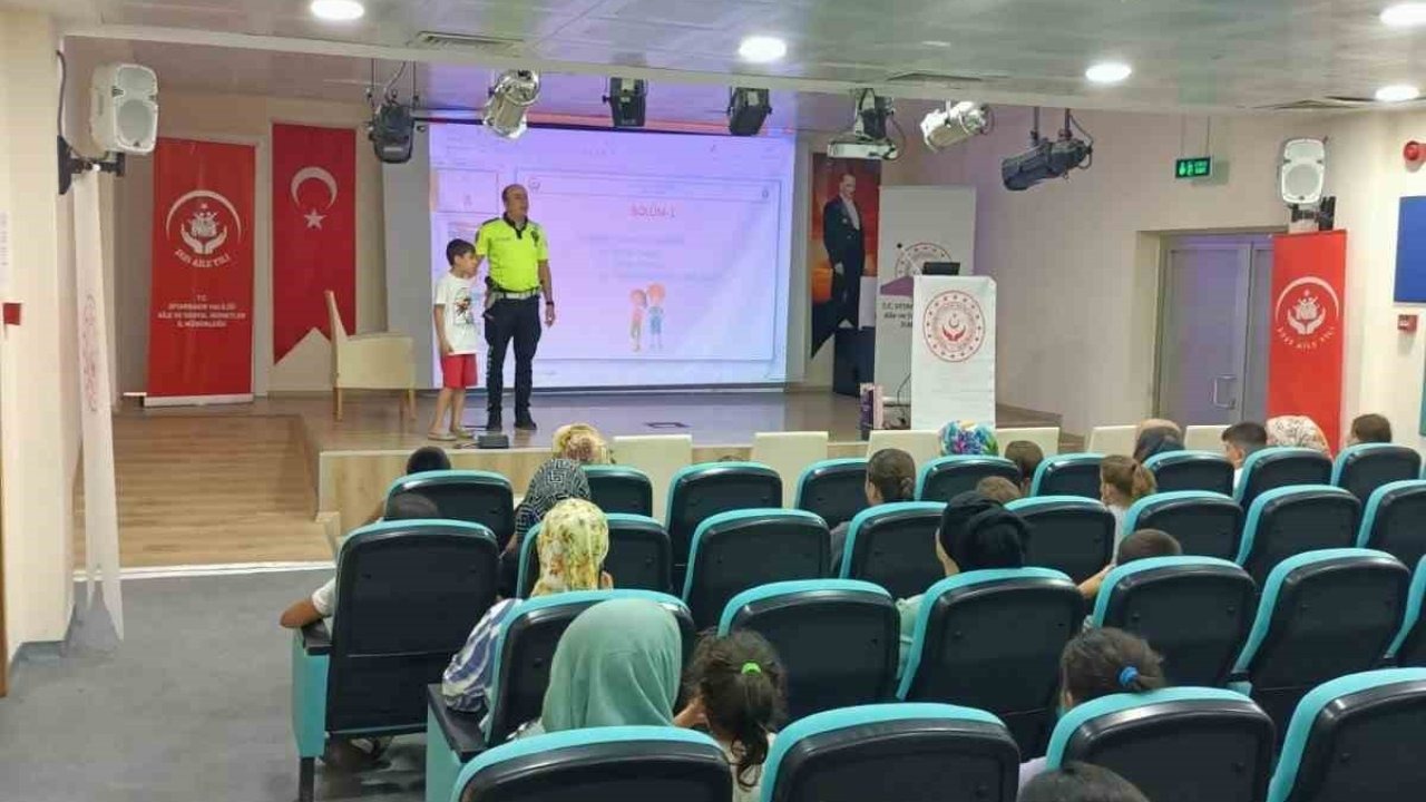 Diyarbakır’da trafik polislerinden öğrencilere trafik eğitimi