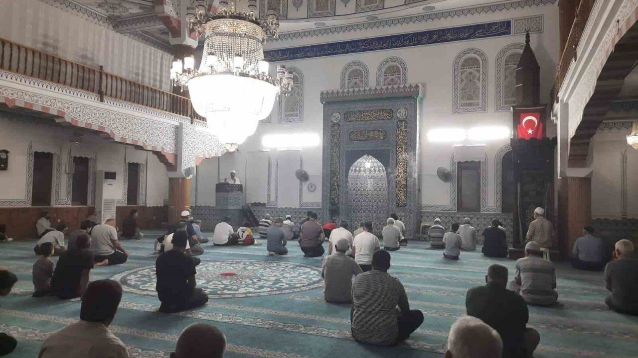 Köyceğiz’de Mevlid-i Nebi gecesi dualarla ihya edildi