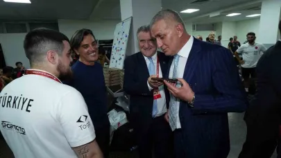 Cumhurbaşkanı Erdoğan’dan A Milli Futbol Takımı’na tebrik telefonu