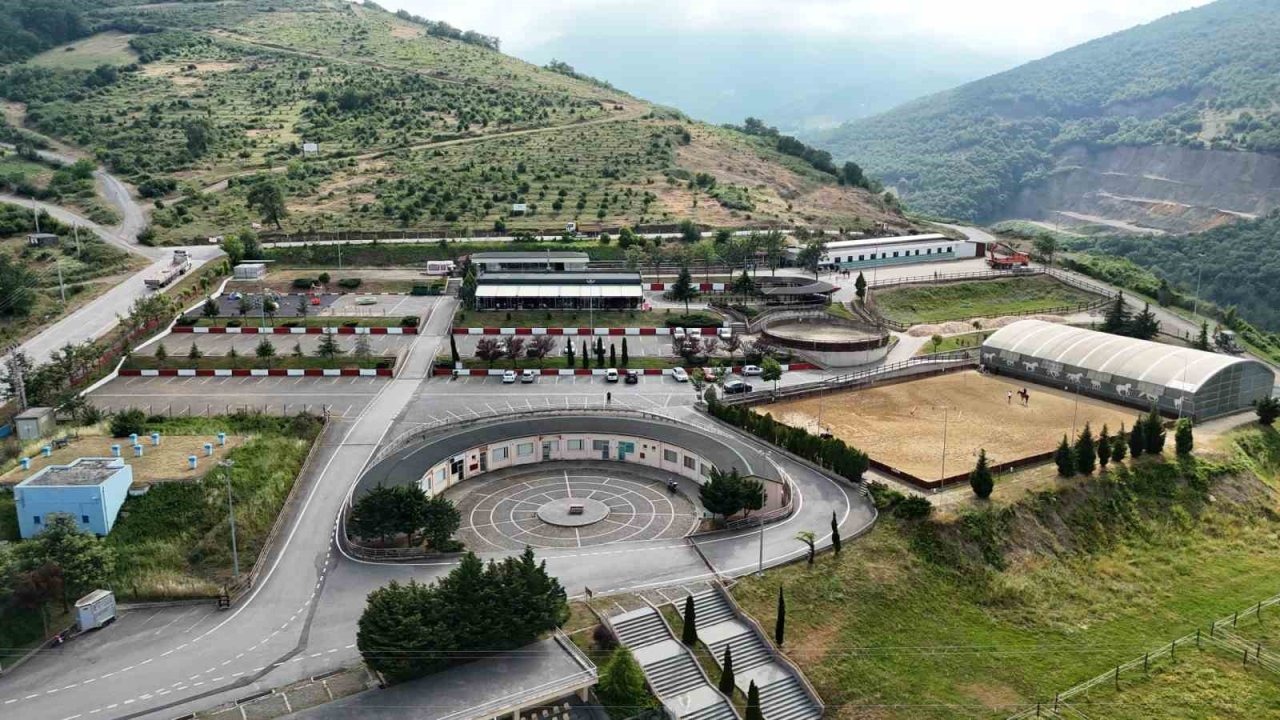 Atlı Spor Tesisi 8 ayda 75 bin ziyaretçiyi ağırladı