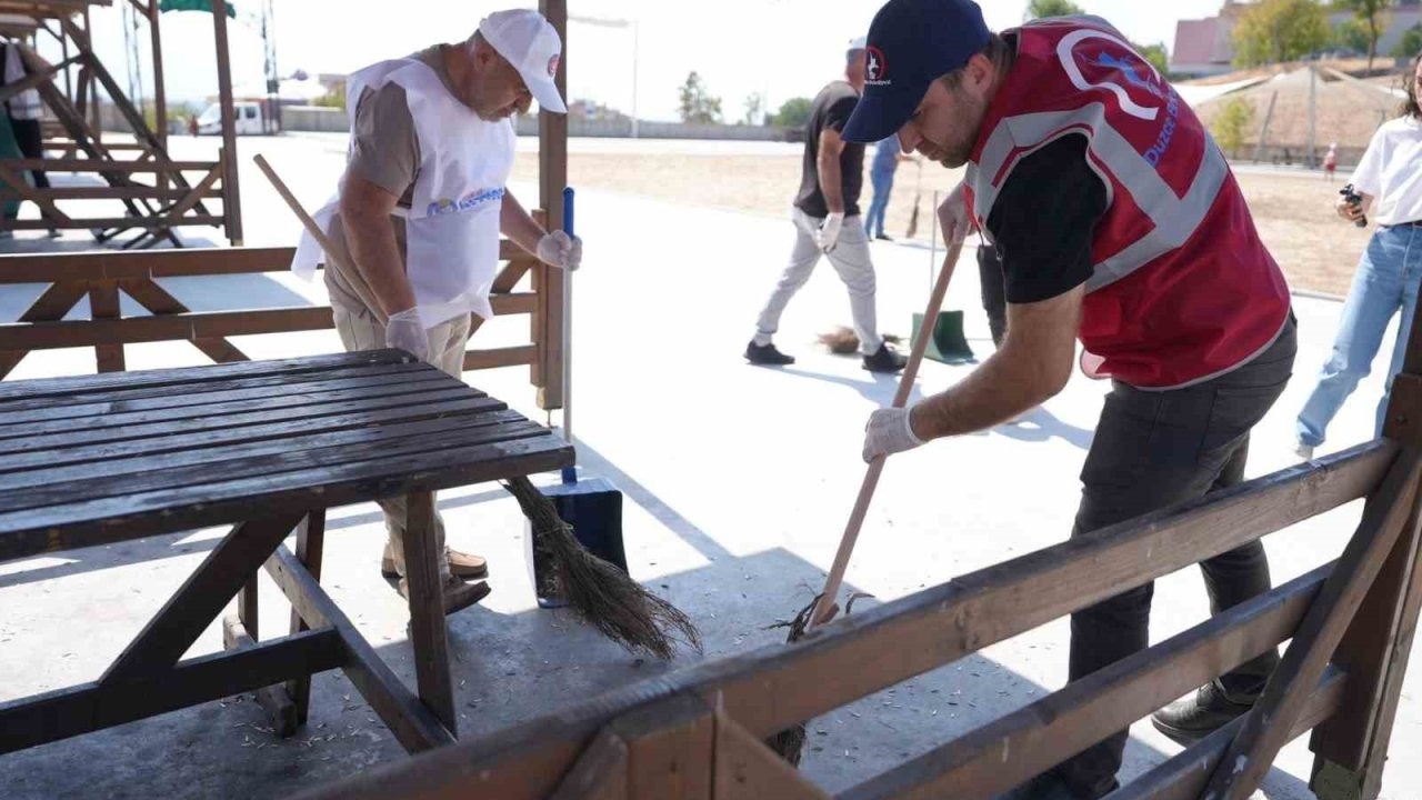 ’Temiz Şehir Düzce’ kampanyasına destek