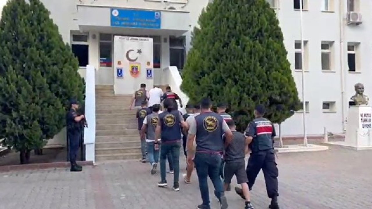 FETÖ tehdidiyle 1 milyon 293 bin lira dolandıran 5 sahte polis yakalandı