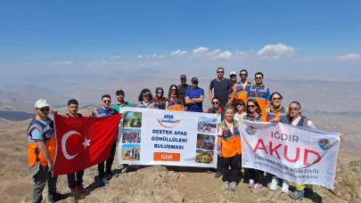 Iğdırlı Dağcılar, Tekelti Dağı'na Zirve Tırmanışı Yaptı