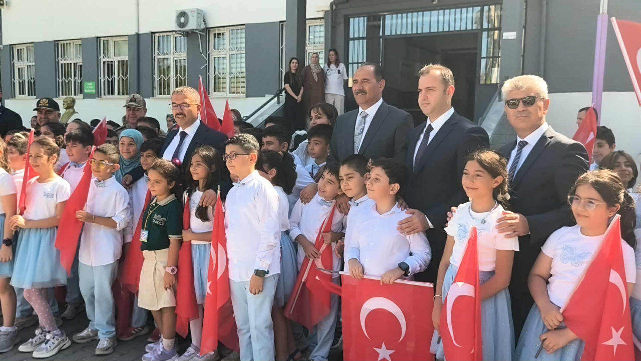 IĞDIR’DA YENİ EĞİTİM-ÖĞRETİM YILININ İLK DERS ZİLİ ÇALDI